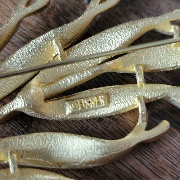 Vintage Lisner Goldtone Brooch Leaf Brushed and Polished - Picture 3 of 4